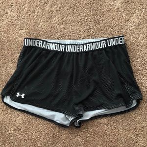 Under armour athletic shorts, with pockets.